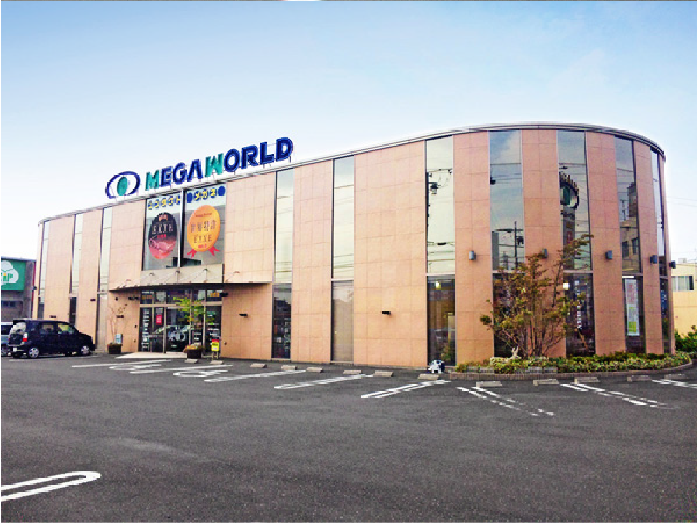 メガワールド曙店外観