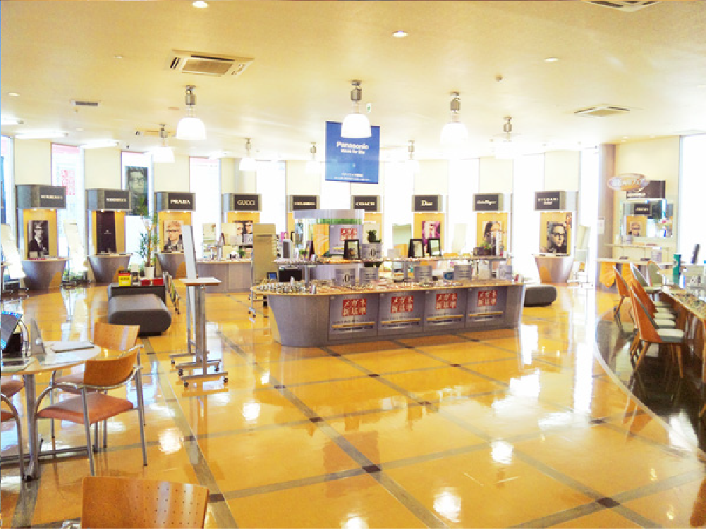 メガワールド浜松西館内観