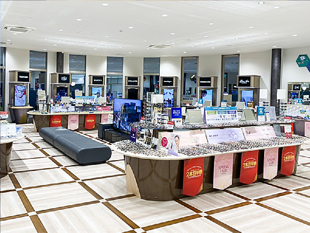 メガワールド徳重本館内観