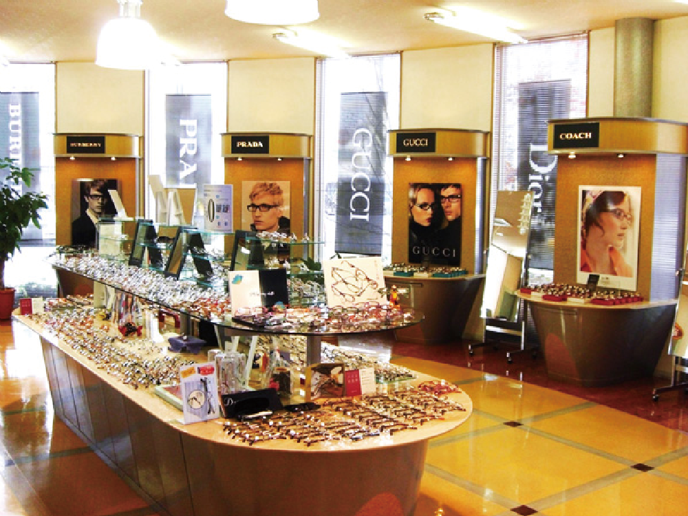 メガワールド豊橋本店内観